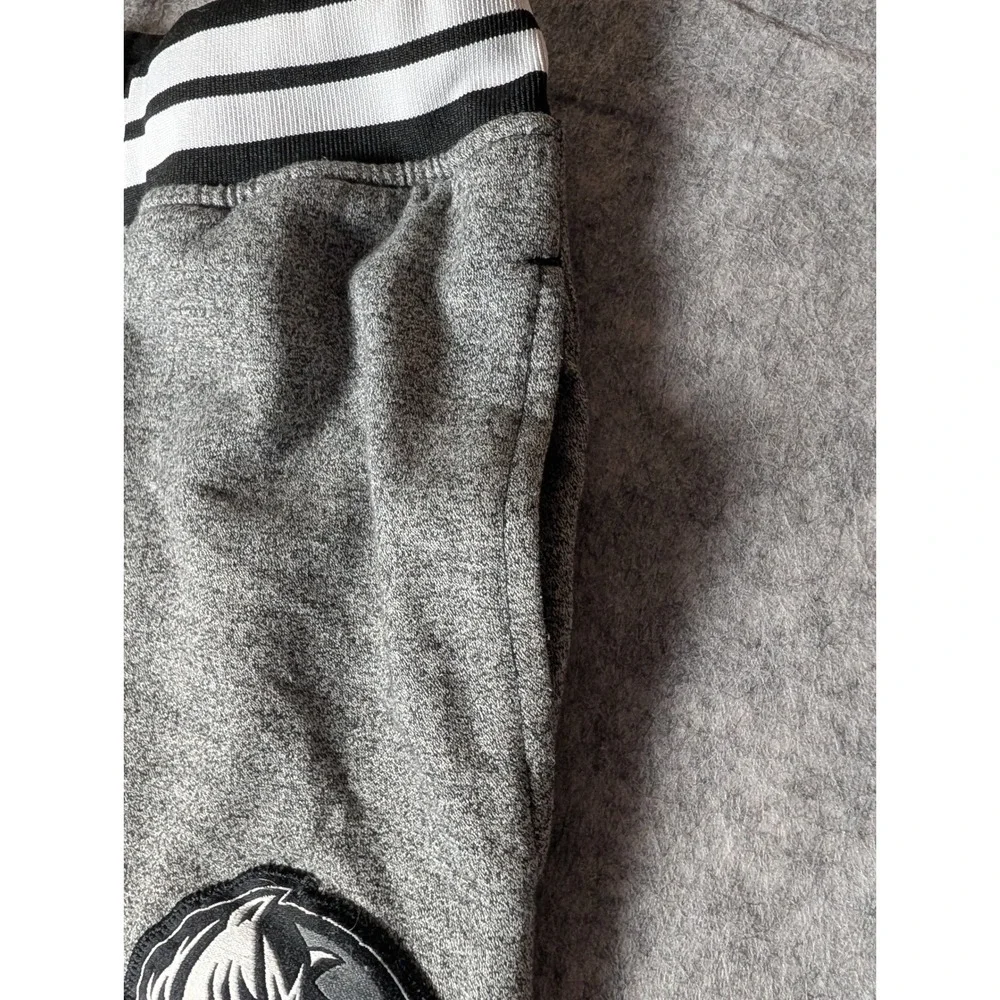 Ultra Game NBA Dallas Mavericks Kids Gray Jogger Sweatpants Heather Gray L‎